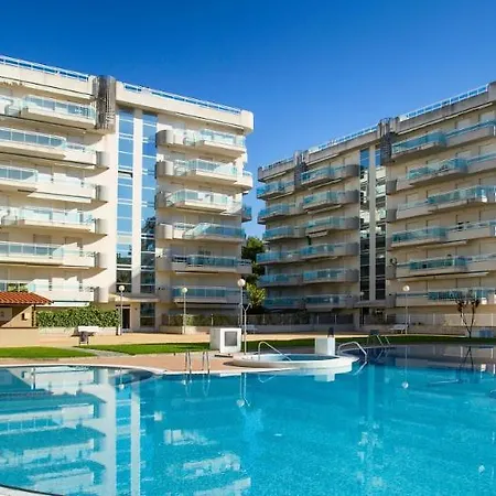 Rentalmar Larimar Apts 2* سالو